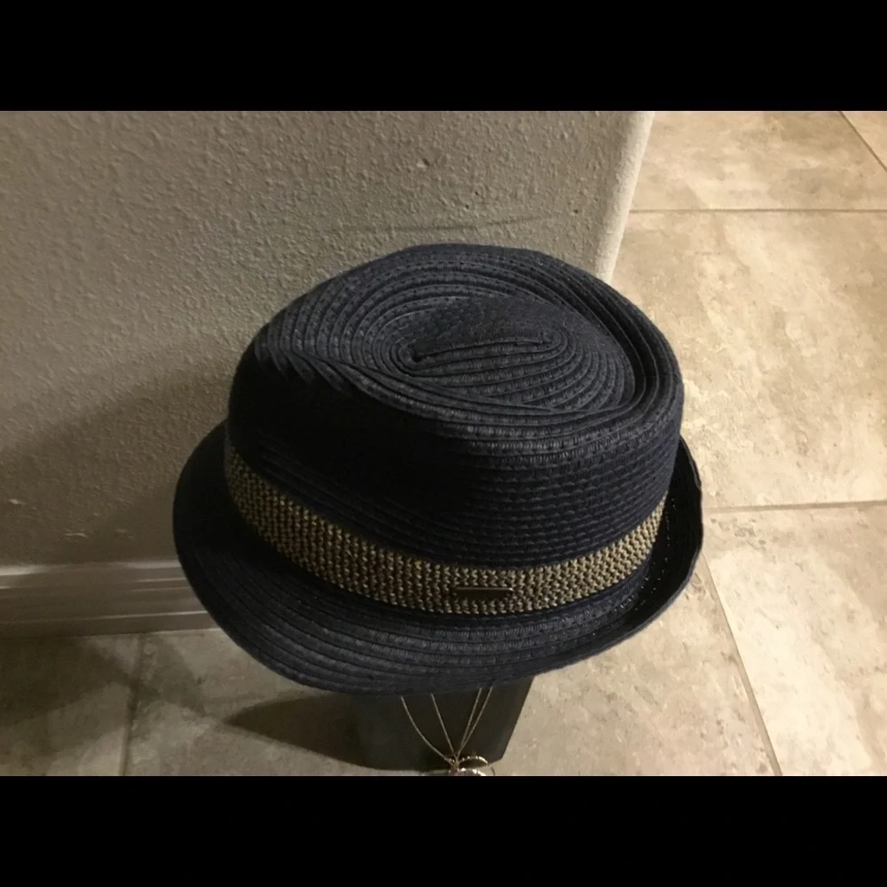 Vanheusen FEDORA HAT‎